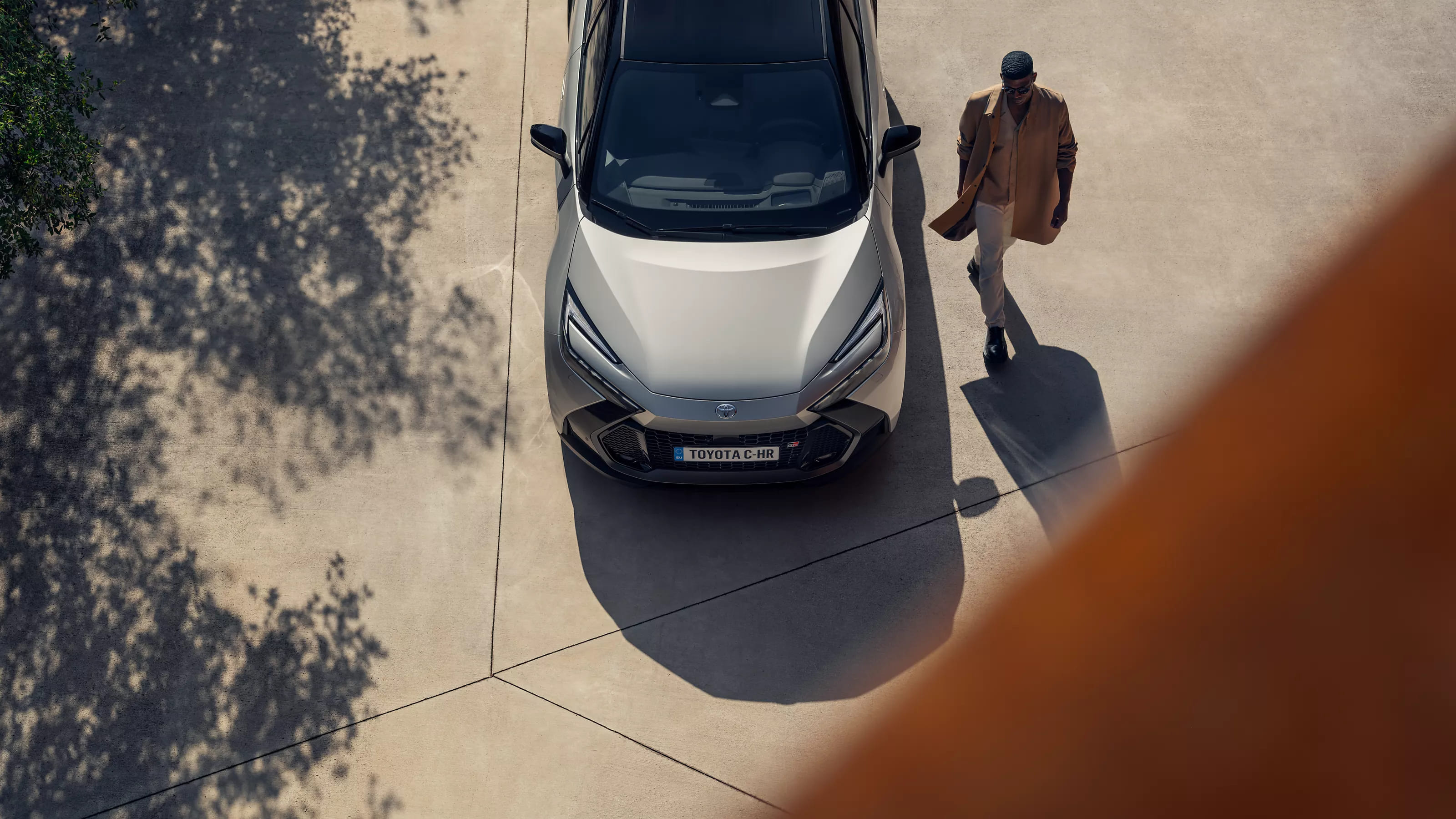 21079_toy_c_hr_2023_launch_hub_con_img_bank_14_large_landscape